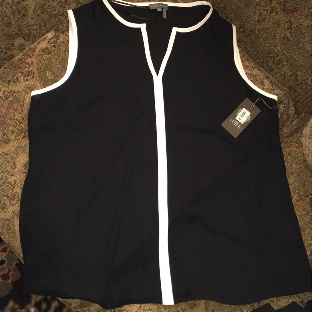 Sleeveless shirt